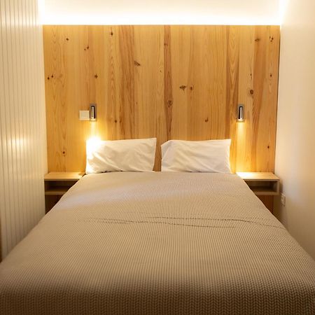 Bed and Breakfast Le Bercail Lacaze Екстер'єр фото
