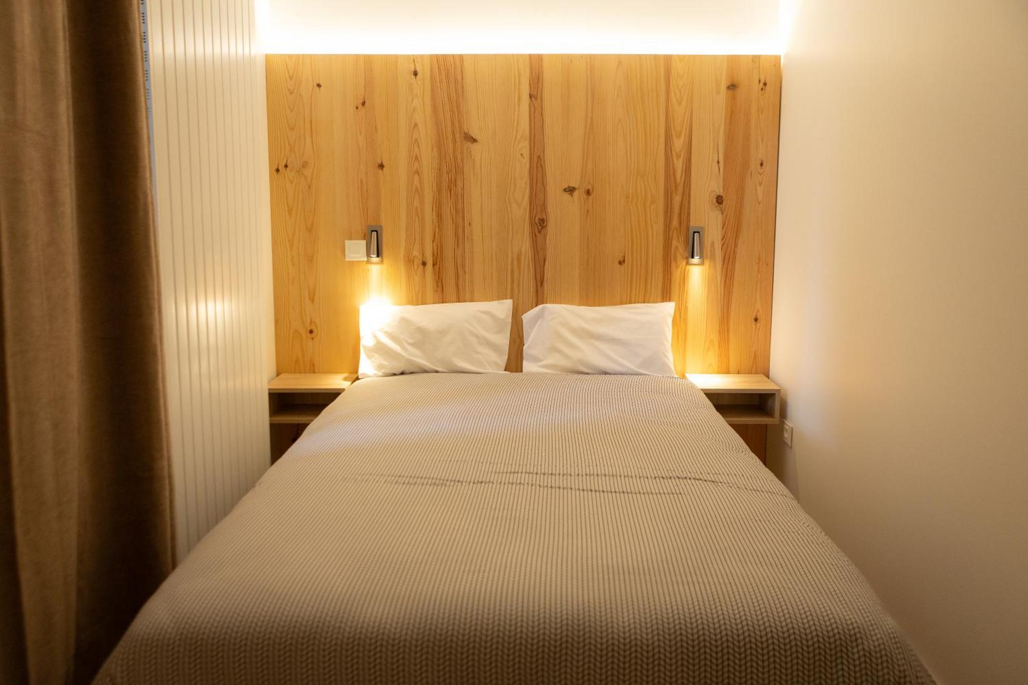 Bed and Breakfast Le Bercail Lacaze Екстер'єр фото